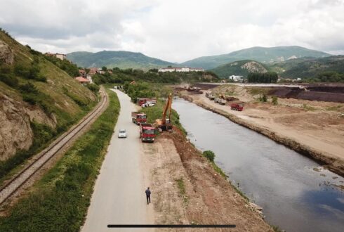 Rregullimi i shtratit të lumit Sitnica në Mitrovicë